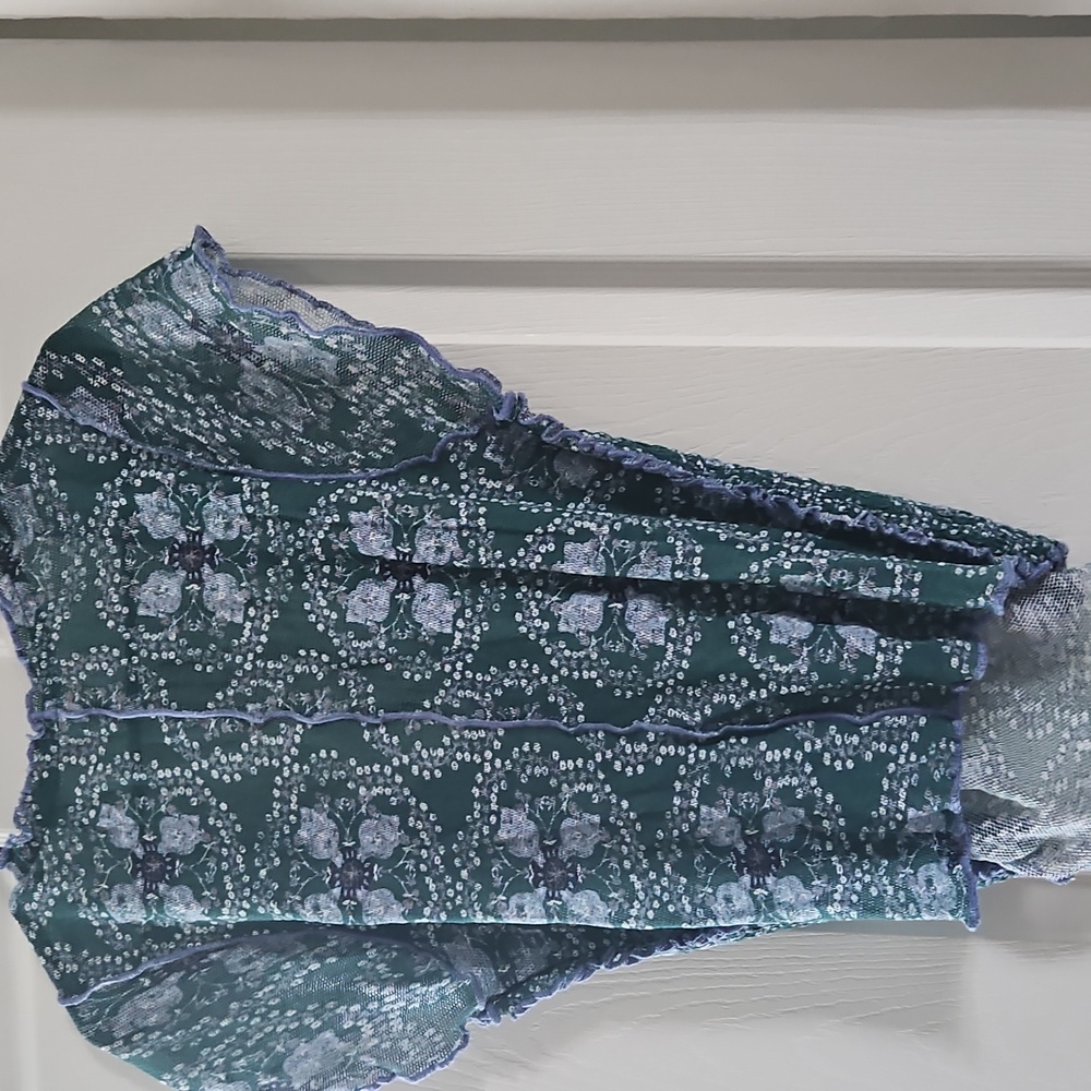 Blue Fitted Flutter Sleeve Crop Top - Picture 5 of 6